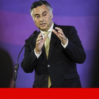 Governo analisa sistema de ciência e inovação oito meses após morte da FCT