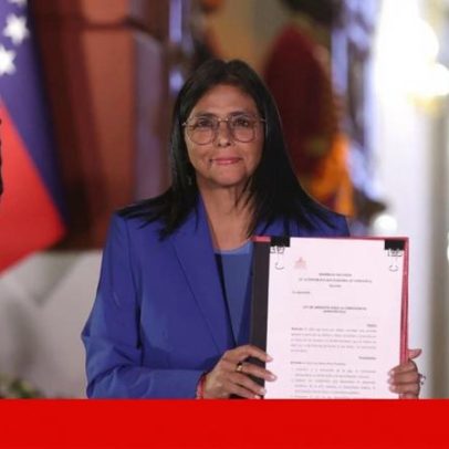 Líder interina promete Venezuela mais democrática após lei de amnistia