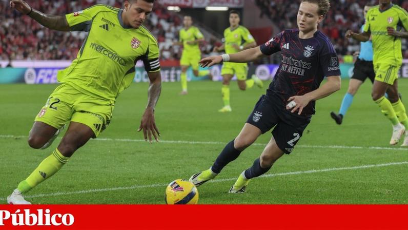 Andreas Schjelderup foi uma dor de cabeça permanente para Devenish, no Benfica-AFS, no Estádio da Luz