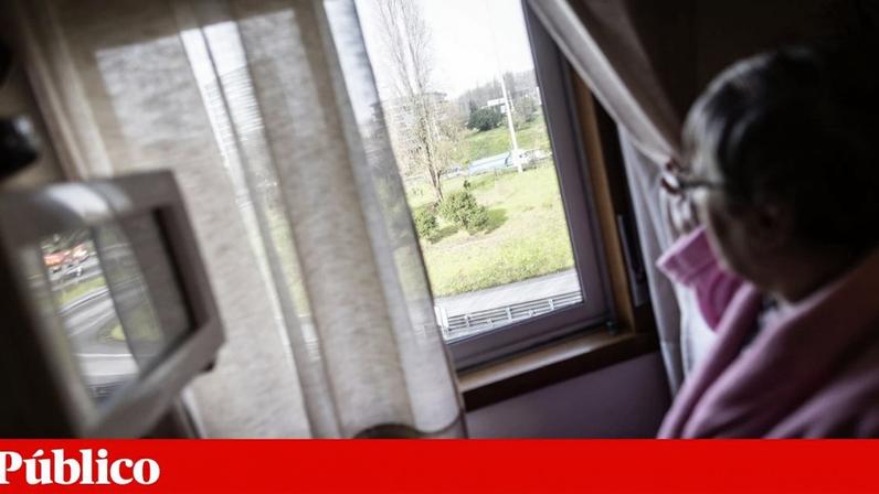 O Governo quer que, cada vez mais, os idosos possam permanecer nas suas casas, em vez de serem institucionalizados