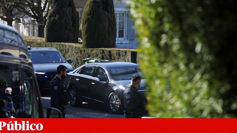 A delegação norte-americana à chegada esta manhã à residência oficial do embaixador de Omã nas Nações Unidas, em Cologny