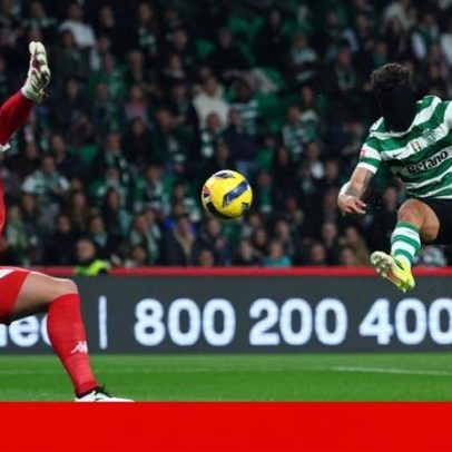 Sporting vence Estoril com entrada de Suárez nos últimos minutos