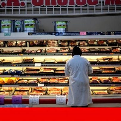 Para metade dos americanos, jantar fora ou férias são luxos inalcançáveis