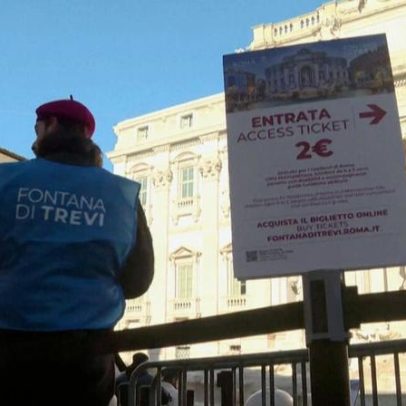 Turistas já pagam ingresso para visitar a Fontana di Trevi