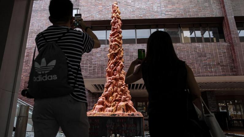 Na declaração, dirigida aos cidadãos de Hong Kong, a federação estudantil indica que realizou esta quinta-feira uma reunião do comité permanente, aprovando o início do processo de dissolução