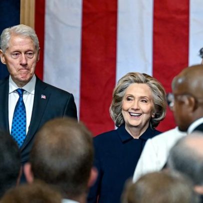 Clintons aceitam testemunhar perante o Congresso sobre Epstein
