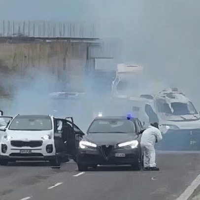Gangue italiana incendia carro na autoestrada para atacar blindado