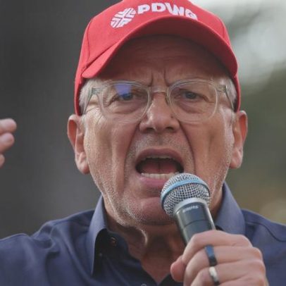 Governo venezuelano inicia diálogo com a oposição