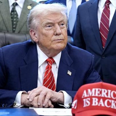 Trump sugere abordagem mais delicada na imigração