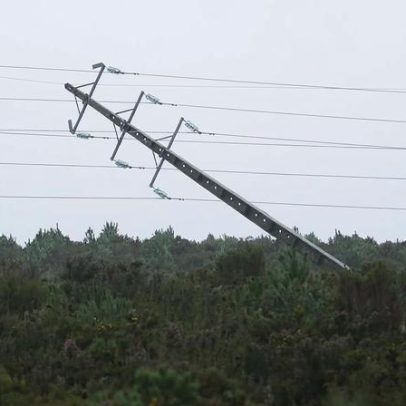 Tempestade Kristin deixa 149 mil clientes sem eletricidade