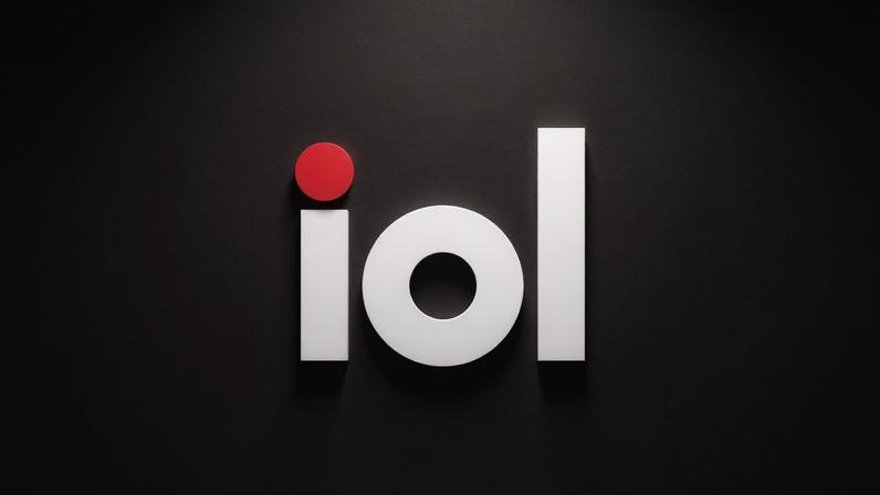 Instrutor Marques rindo durante a transmissão