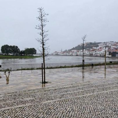 Farmácias de Alcácer do Sal encerram por cheias; moradores vão a Grândola