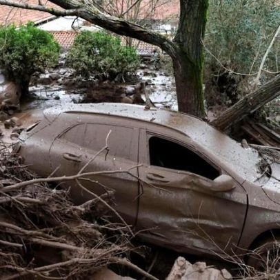 Enxurrada em Portalegre destrói dezenas de carros