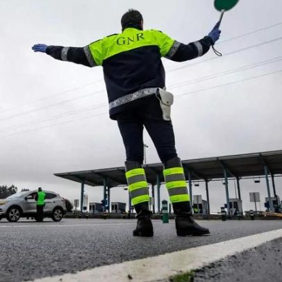 Usar o telemóvel ao volante aumenta quatro vezes o risco de acidente