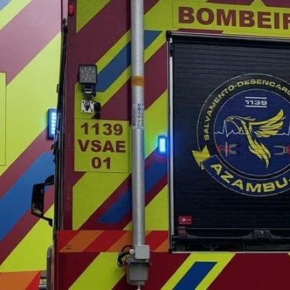Bombeiros resgatam pessoas em estrada inundada na Azambuja