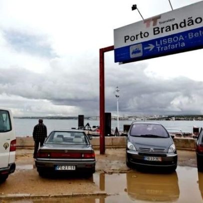 Porto Brandão, Almada, evacuada por risco de deslizamento de terras