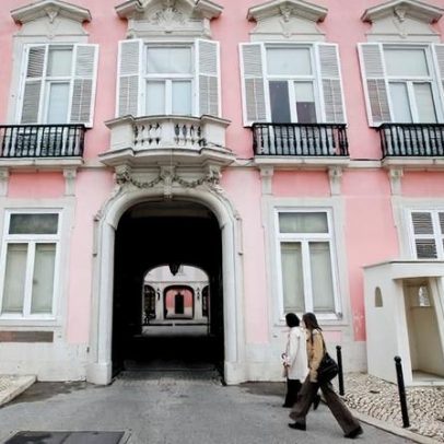 MNE português acompanha desenvolvimento da situação no Irão em tempo real
