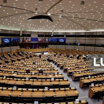 Parlamento suspende a ratificação do acordo UE-EUA e pede clareza jurídica