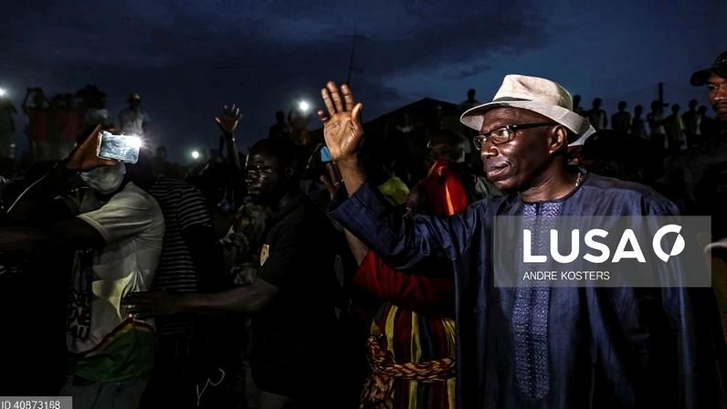 Família de opositor Domingos Simões Pereira denuncia vigilância armada em casa