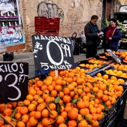 Inflação em Espanha desacelera para 2,3% em janeiro