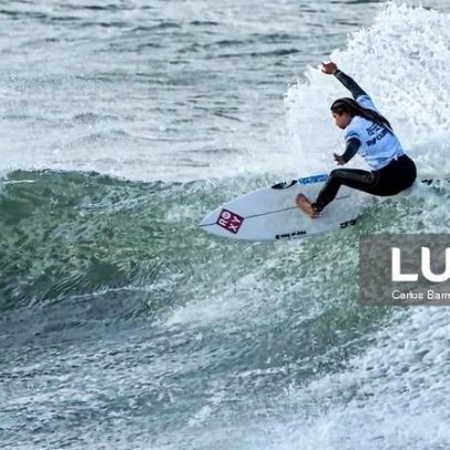 Francisca Veselko aproxima-se da elite mundial de surf após chegar às meias