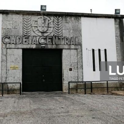 Recluso morre no Linhó após agressão de companheiro de cela