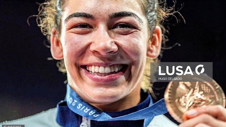 Judoca Patrícia Sampaio recebe em Belém comenda da Ordem de Mérito