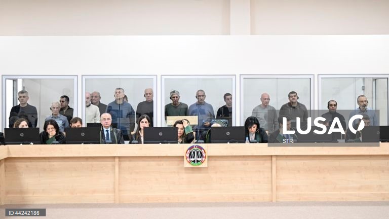 Azerbaijão condena 15 ex-líderes de Nagorno-Karabakh por crimes de guerra