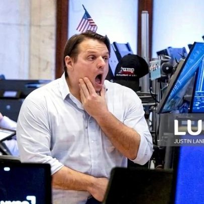 Dow Jones bate máximo histórico e aproxima-se dos 50.000 pontos