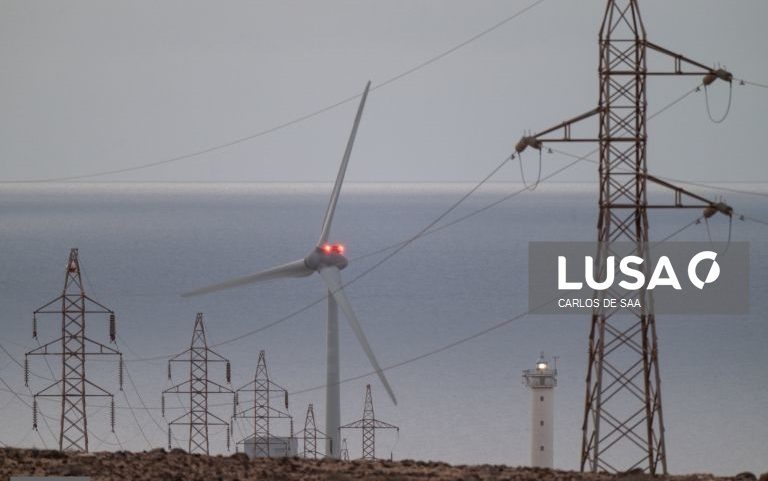 ERSE destaca necessidade de acelerar redes elétricas inteligentes e integrar renováveis