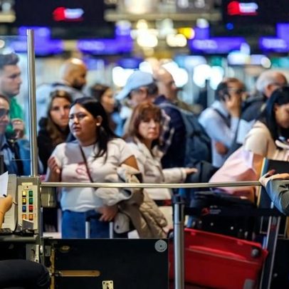 Falha nas portas eletrónicas provoca filas de até duas horas em Bruxelas