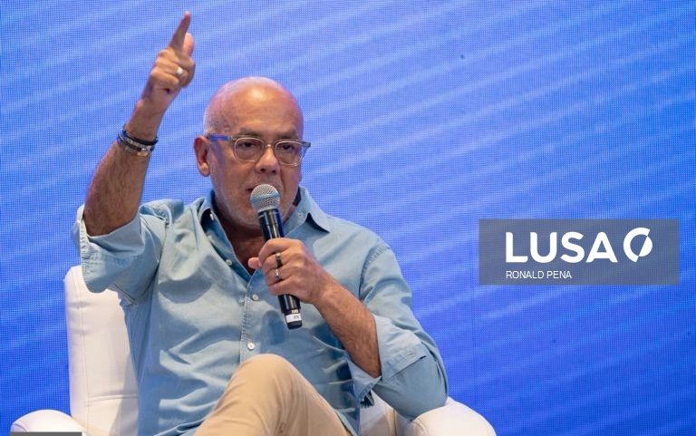 Venezuela: Pelo menos 80 presos políticos libertados no âmbito de lei de amnistia