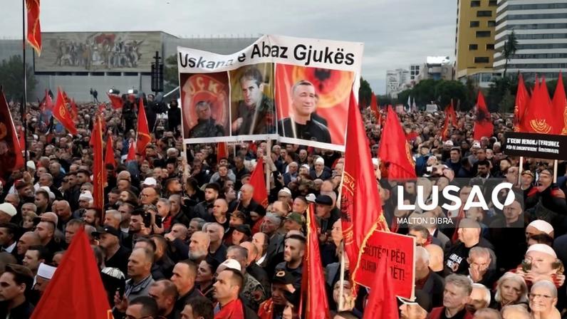 Procuradoria pede 45 anos de prisão para antigo Presidente do Kosovo Hashim Thaçi