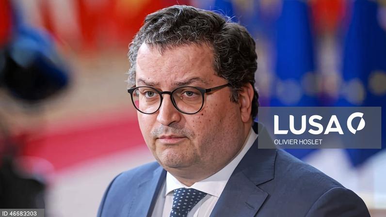 Governo diz que prioridade é reconstrução do país apesar de querer equilíbrio orçamental