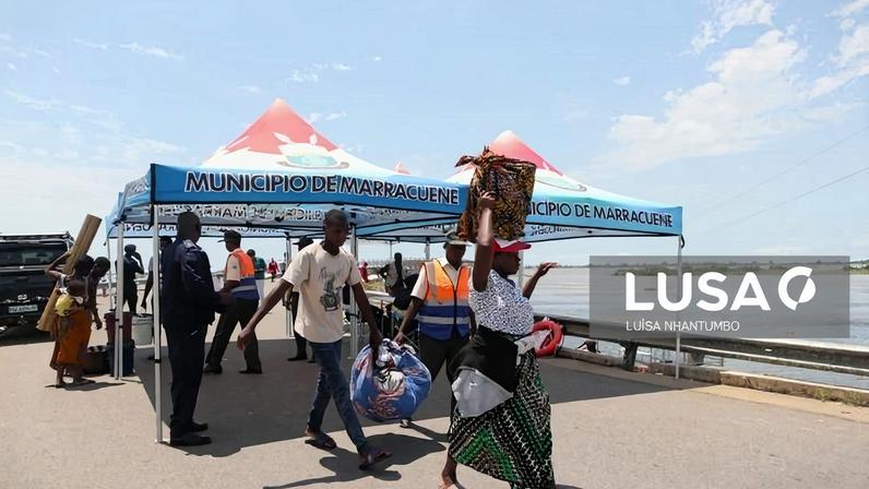 Reabre acesso à turística Macaneta após cheias na província moçambicana de Maputo