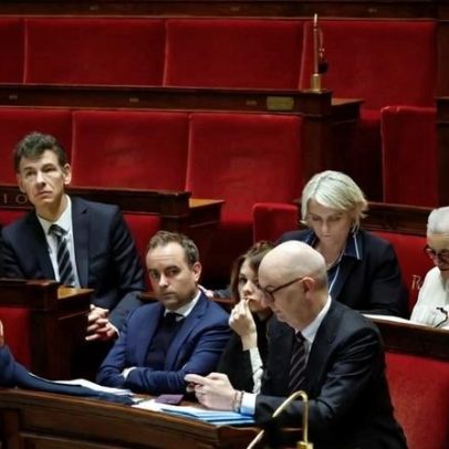 Orçamento francês é adotado após rejeição de moções de censura ao Governo