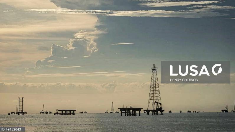 Presidente interina da Venezuela garante que país não irá desnacionalizar petróleo