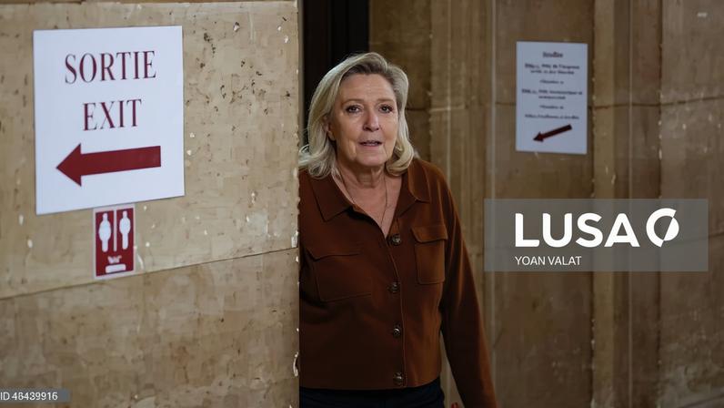 Pedidos em França cinco anos de inibição do exercício de cargos públicos para Le Pen sem aplicação imediata