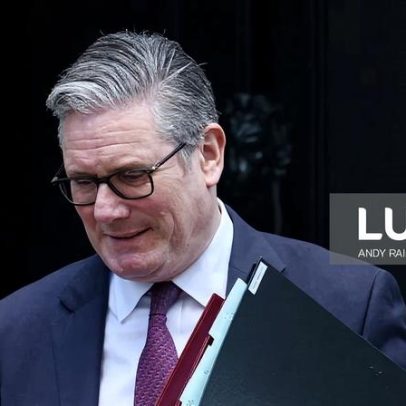 Futuro político do PM britânico em risco após caso Mandelson