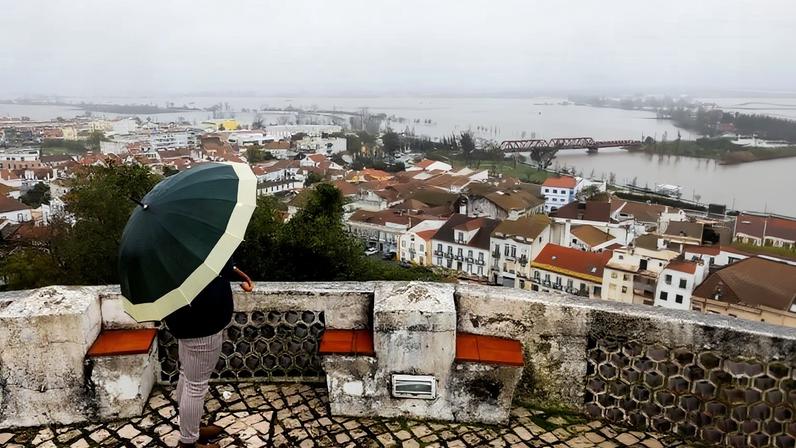 Chuva forte regressa a Portugal continental terça e quarta-feira