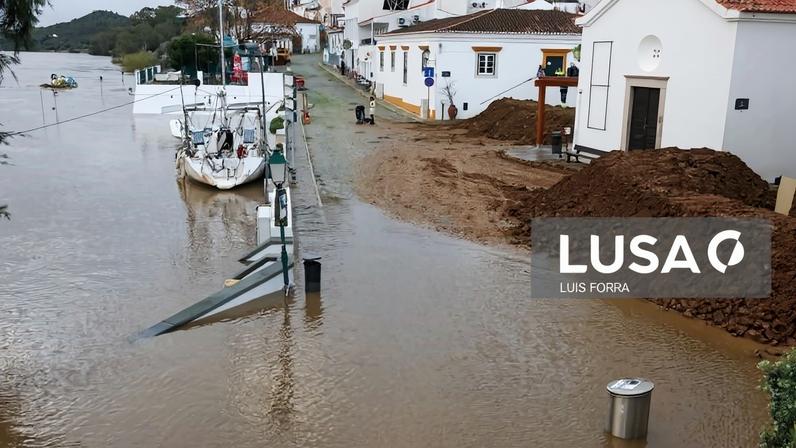 Nível do Guadiana desce, mas inundações persistem na vila de Alcoutim