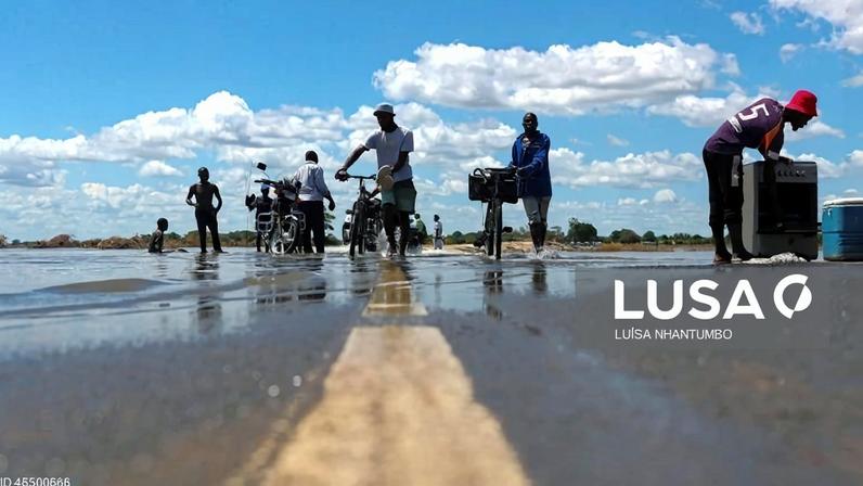 Moçambique deve aprender a planear melhor após tragédia das cheias - Presidente