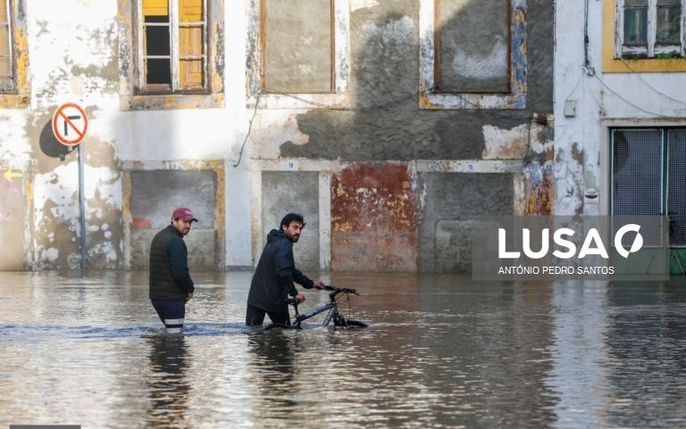 Tejo com nova subida prevista durante a noite após sábado de estabilização