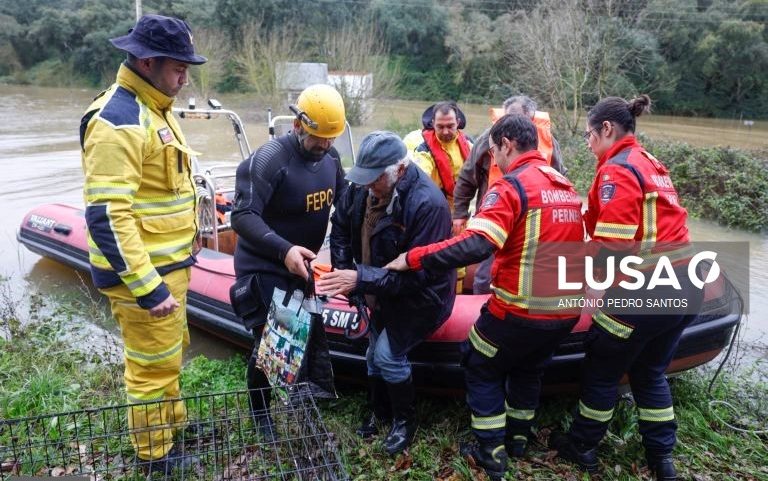Cerca de 1.100 pessoas deslocadas das habitações sobretudo na Lezíria do Tejo e no Algarve