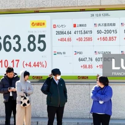 Bolsa de Tóquio fecha com recorde histórico e Nikkei sobe 3,89%