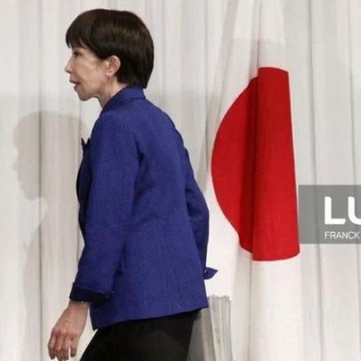 Partido de Sanae Takaichi vence dois terços no Parlamento japonês