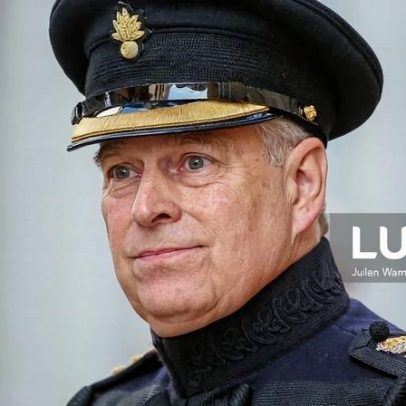 Ex-príncipe André abandona a esquadra onde esteve detido
