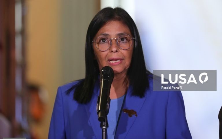 Delcy Rodríguez quer desenvolvimento dos hidrocarbonetos sem qualquer tipo de tulela