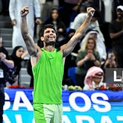 Alcaraz vence em Doha e conquista segundo título de 2026 frente a Fils em 50 min