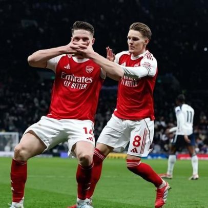 Arsenal vence Tottenham com doblete de Gyökeres e mantém liderança